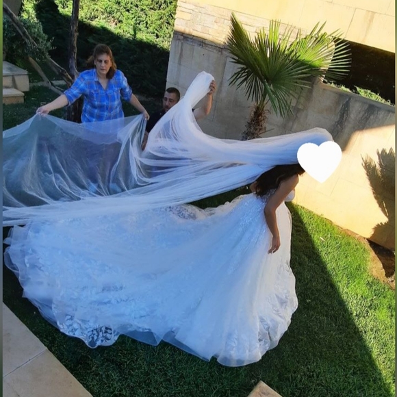 WEDDING DRESS - Picture 4 of 8